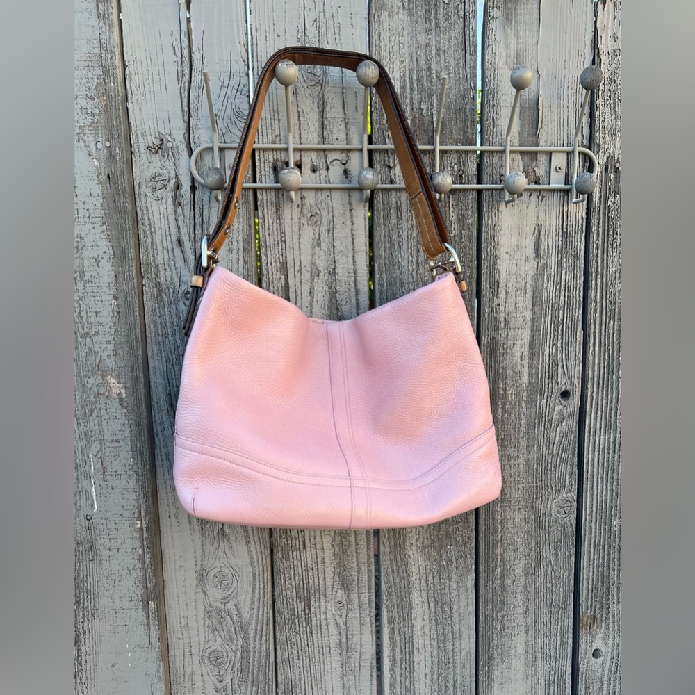 Coach Large pebbled leather Hobo bag in soft pink. - Picture 4 of 17